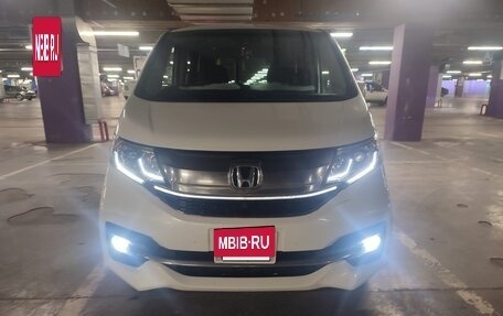 Honda Stepwgn IV, 2016 год, 1 900 000 рублей, 33 фотография