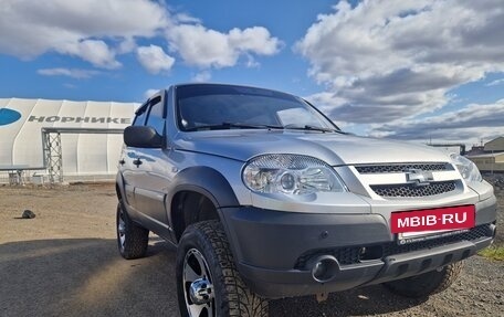 Chevrolet Niva I рестайлинг, 2012 год, 990 000 рублей, 2 фотография