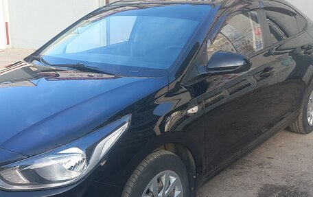 Hyundai Solaris II рестайлинг, 2018 год, 1 365 000 рублей, 3 фотография