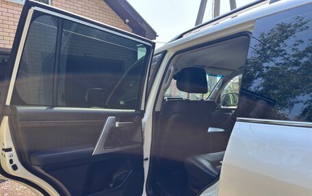 Toyota Land Cruiser 200, 2016 год, 6 100 000 рублей, 19 фотография