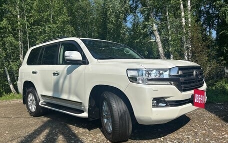 Toyota Land Cruiser 200, 2016 год, 6 100 000 рублей, 2 фотография