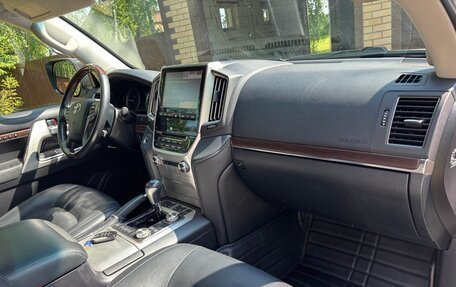 Toyota Land Cruiser 200, 2016 год, 6 100 000 рублей, 26 фотография