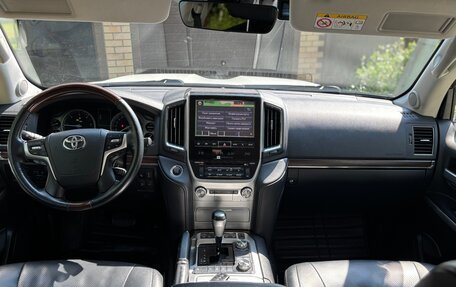 Toyota Land Cruiser 200, 2016 год, 6 100 000 рублей, 29 фотография
