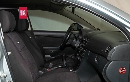 Toyota Avensis III рестайлинг, 2008 год, 700 000 рублей, 7 фотография