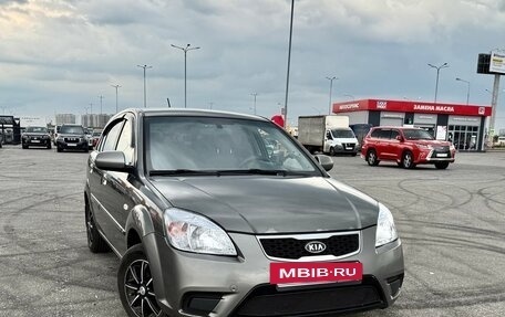KIA Rio II, 2010 год, 785 000 рублей, 2 фотография