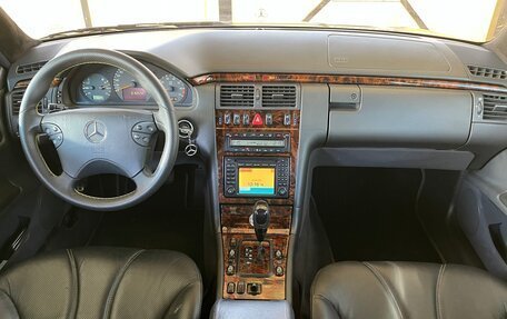 Mercedes-Benz E-Класс, 2001 год, 1 300 000 рублей, 6 фотография