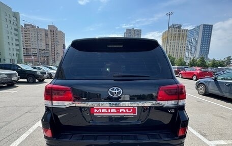 Toyota Land Cruiser 200, 2017 год, 7 500 000 рублей, 2 фотография