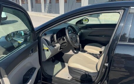 Hyundai Elantra VI рестайлинг, 2016 год, 1 300 000 рублей, 14 фотография