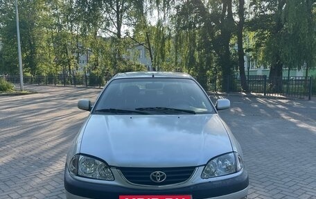 Toyota Avensis III рестайлинг, 2001 год, 335 000 рублей, 2 фотография