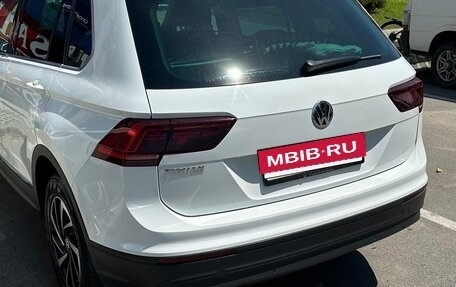 Volkswagen Tiguan II, 2019 год, 2 500 000 рублей, 2 фотография