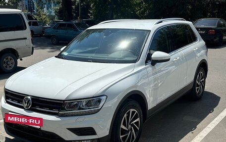 Volkswagen Tiguan II, 2019 год, 2 500 000 рублей, 3 фотография