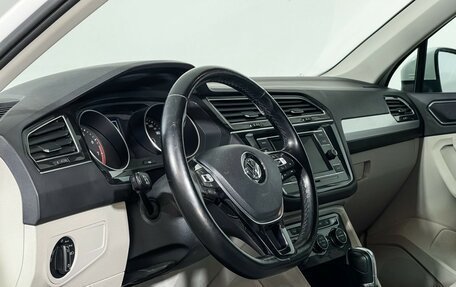 Volkswagen Tiguan II, 2017 год, 2 047 000 рублей, 12 фотография