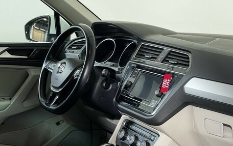 Volkswagen Tiguan II, 2017 год, 2 047 000 рублей, 9 фотография