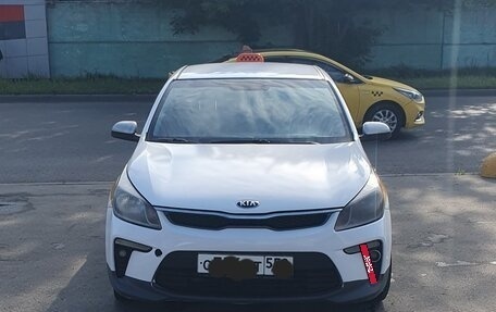 KIA Rio IV, 2018 год, 819 000 рублей, 8 фотография