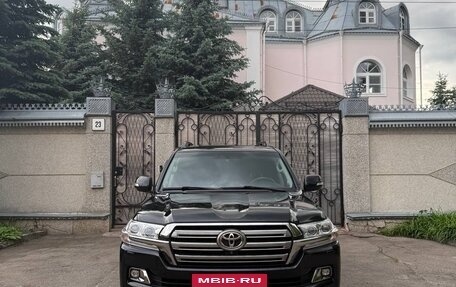 Toyota Land Cruiser 200, 2018 год, 7 200 000 рублей, 2 фотография