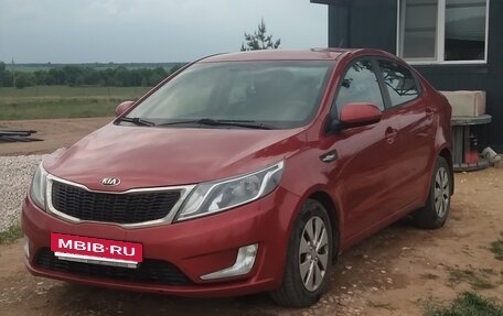 KIA Rio III рестайлинг, 2013 год, 800 000 рублей, 2 фотография