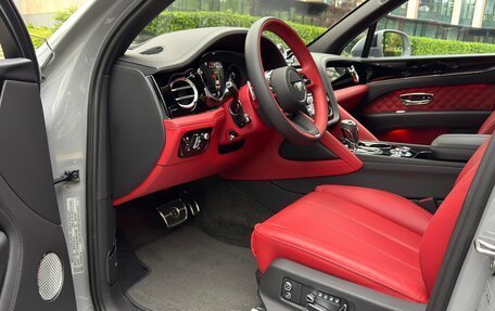 Bentley Bentayga I, 2022 год, 25 900 000 рублей, 21 фотография