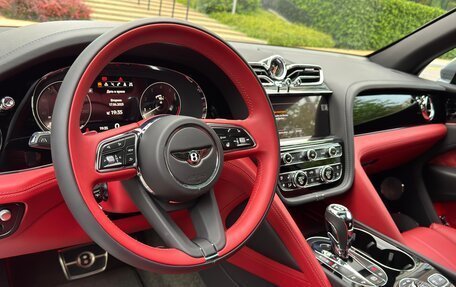 Bentley Bentayga I, 2022 год, 25 900 000 рублей, 24 фотография