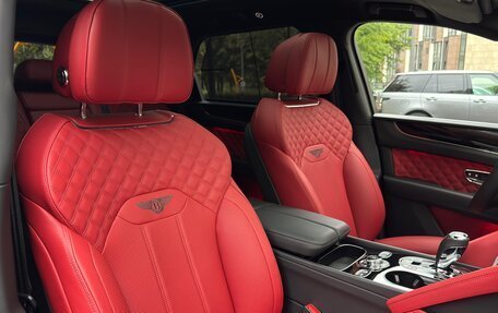 Bentley Bentayga I, 2022 год, 25 900 000 рублей, 28 фотография