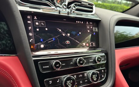 Bentley Bentayga I, 2022 год, 25 900 000 рублей, 29 фотография