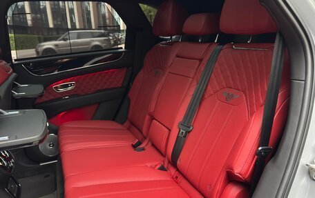 Bentley Bentayga I, 2022 год, 25 900 000 рублей, 37 фотография