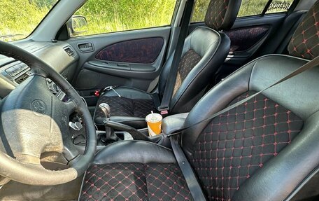 Toyota Avensis III рестайлинг, 1998 год, 260 000 рублей, 12 фотография