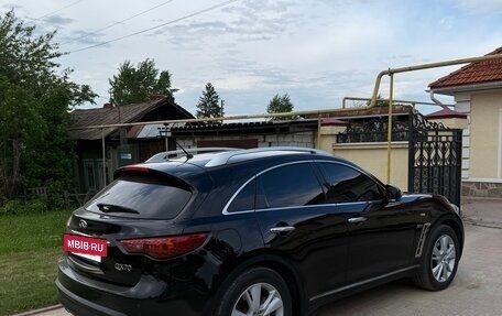 Infiniti QX70, 2014 год, 2 000 000 рублей, 2 фотография