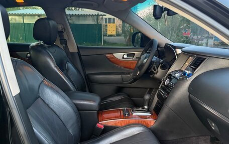 Infiniti QX70, 2014 год, 2 000 000 рублей, 21 фотография