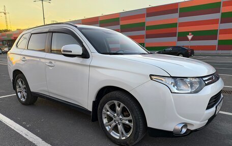 Mitsubishi Outlander III рестайлинг 3, 2012 год, 1 050 000 рублей, 4 фотография