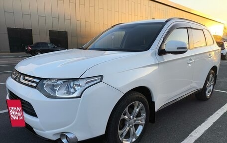 Mitsubishi Outlander III рестайлинг 3, 2012 год, 1 050 000 рублей, 2 фотография