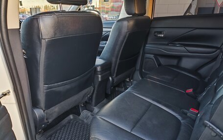 Mitsubishi Outlander III рестайлинг 3, 2012 год, 1 050 000 рублей, 11 фотография