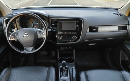 Mitsubishi Outlander III рестайлинг 3, 2012 год, 1 050 000 рублей, 14 фотография