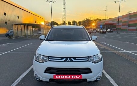 Mitsubishi Outlander III рестайлинг 3, 2012 год, 1 050 000 рублей, 3 фотография