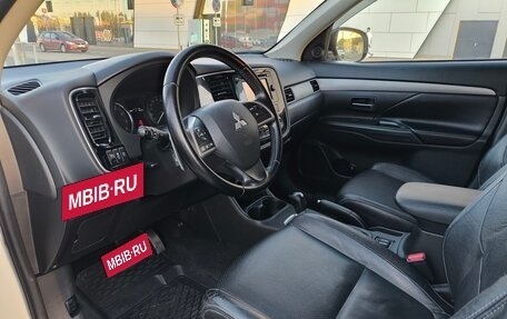 Mitsubishi Outlander III рестайлинг 3, 2012 год, 1 050 000 рублей, 10 фотография