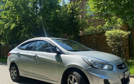 Hyundai Solaris II рестайлинг, 2013 год, 820 000 рублей, 6 фотография