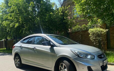 Hyundai Solaris II рестайлинг, 2013 год, 820 000 рублей, 4 фотография