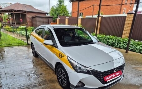 Hyundai Solaris II рестайлинг, 2021 год, 1 530 000 рублей, 3 фотография