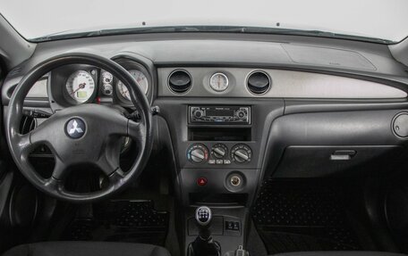 Mitsubishi Outlander III рестайлинг 3, 2006 год, 560 000 рублей, 13 фотография