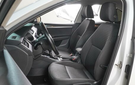 Skoda Octavia, 2018 год, 1 575 000 рублей, 10 фотография