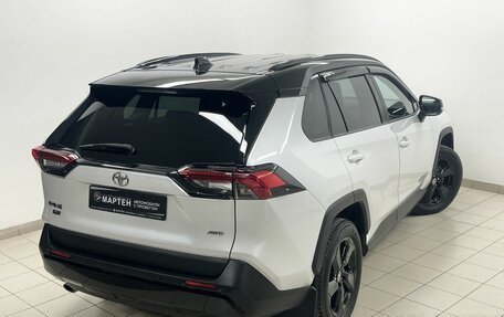 Toyota RAV4, 2021 год, 3 595 000 рублей, 9 фотография