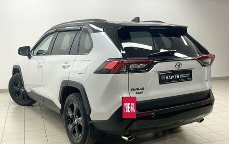 Toyota RAV4, 2021 год, 3 595 000 рублей, 6 фотография