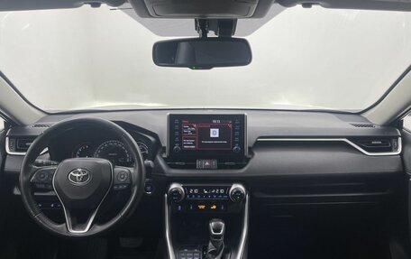 Toyota RAV4, 2021 год, 3 595 000 рублей, 19 фотография