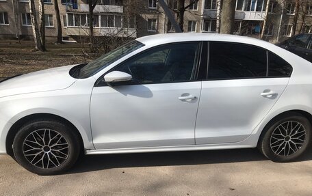 Volkswagen Jetta VI, 2016 год, 1 200 000 рублей, 2 фотография