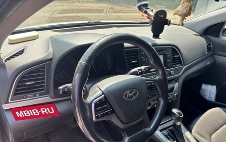 Hyundai Elantra VI рестайлинг, 2018 год, 1 900 000 рублей, 5 фотография