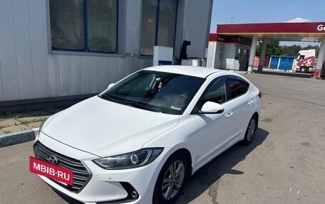 Hyundai Elantra VI рестайлинг, 2018 год, 1 900 000 рублей, 10 фотография