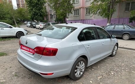 Volkswagen Jetta VI, 2011 год, 900 000 рублей, 2 фотография