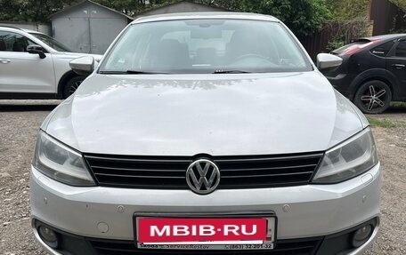 Volkswagen Jetta VI, 2011 год, 900 000 рублей, 5 фотография