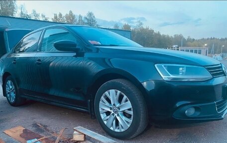Volkswagen Jetta VI, 2014 год, 1 050 000 рублей, 2 фотография