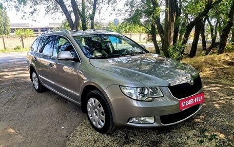 Skoda Superb III рестайлинг, 2012 год, 1 300 000 рублей, 2 фотография