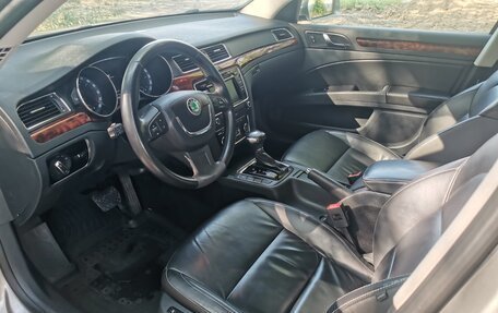 Skoda Superb III рестайлинг, 2012 год, 1 300 000 рублей, 11 фотография